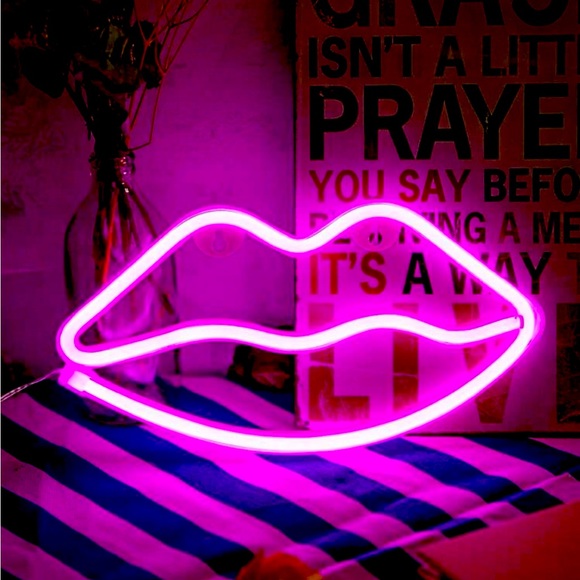 SHEIN Other - 1pc Lip Shaped Wall Lamp, Pink Creative Neon Light, For Home Decor